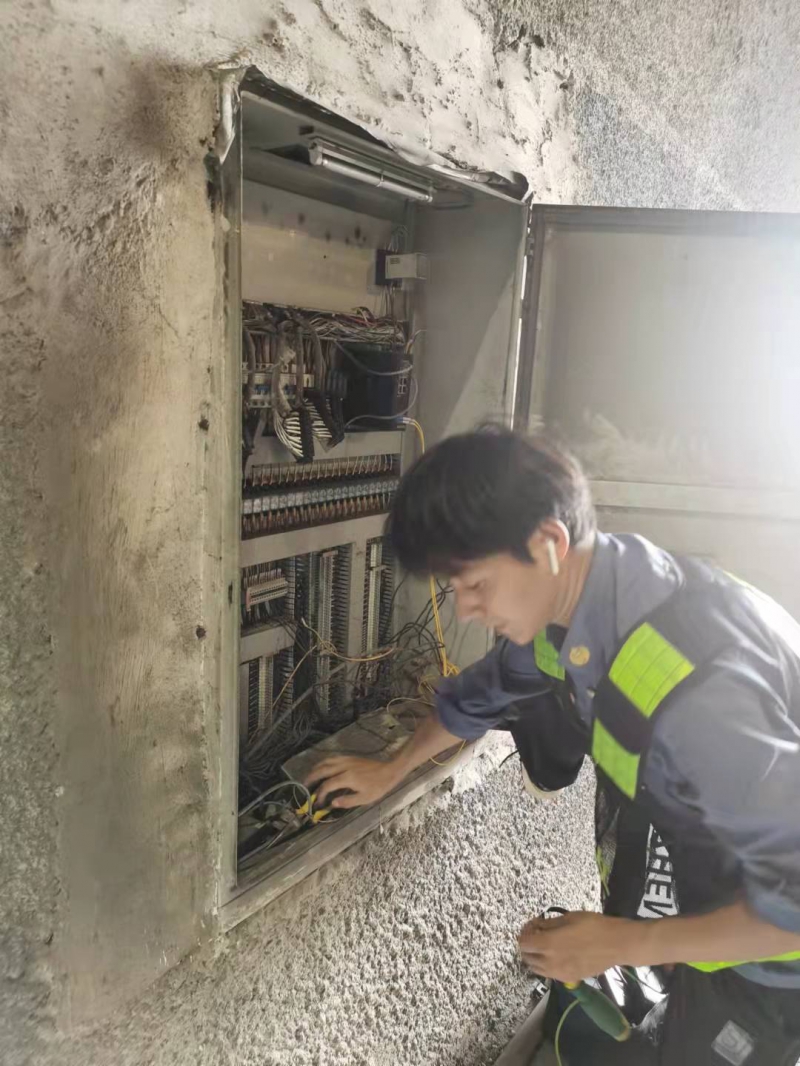 履職盡責的(de)機電守護者