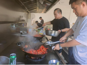 廚房炒菜.png